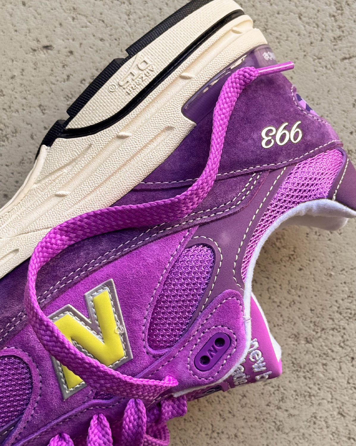 New Balance 993