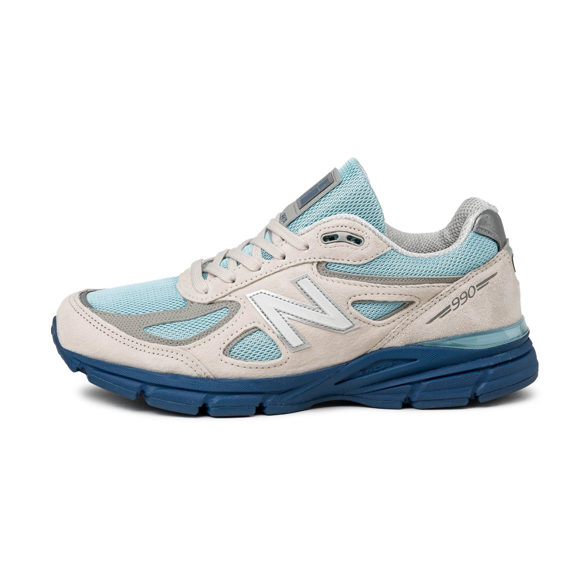 New Balance 990 v4
