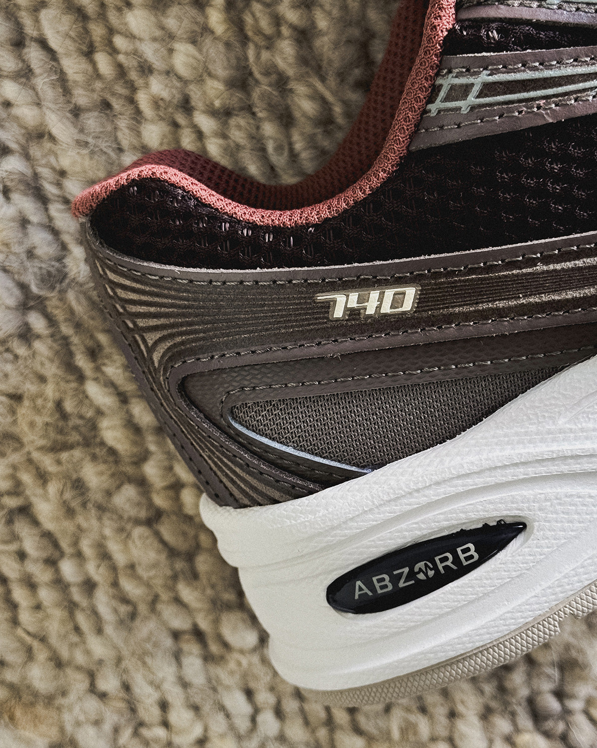 New Balance 740