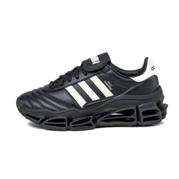 Core Black / Off White / Core Black