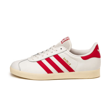 Crystal White / Beta Scarlett / Crew White