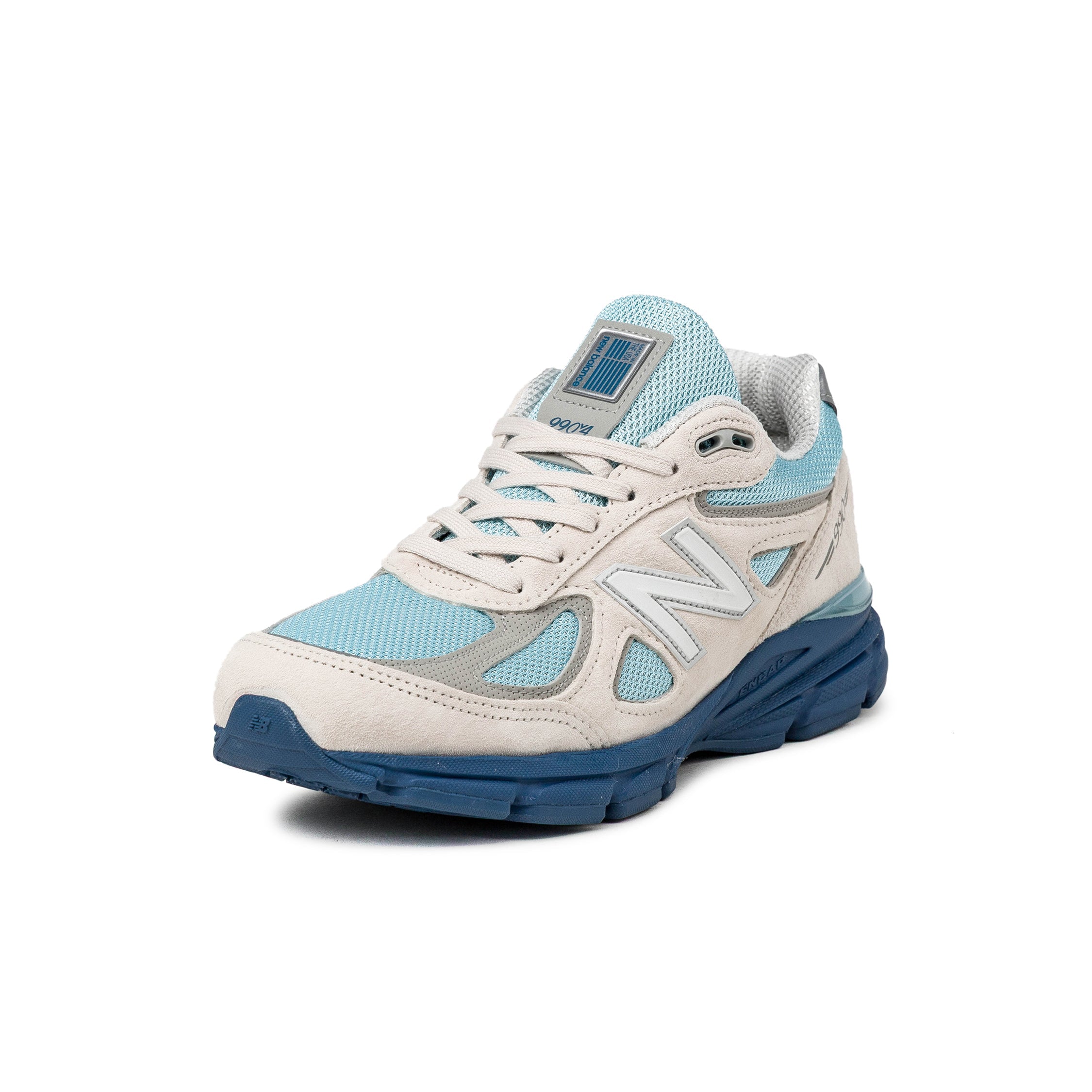New Balance 990 v4