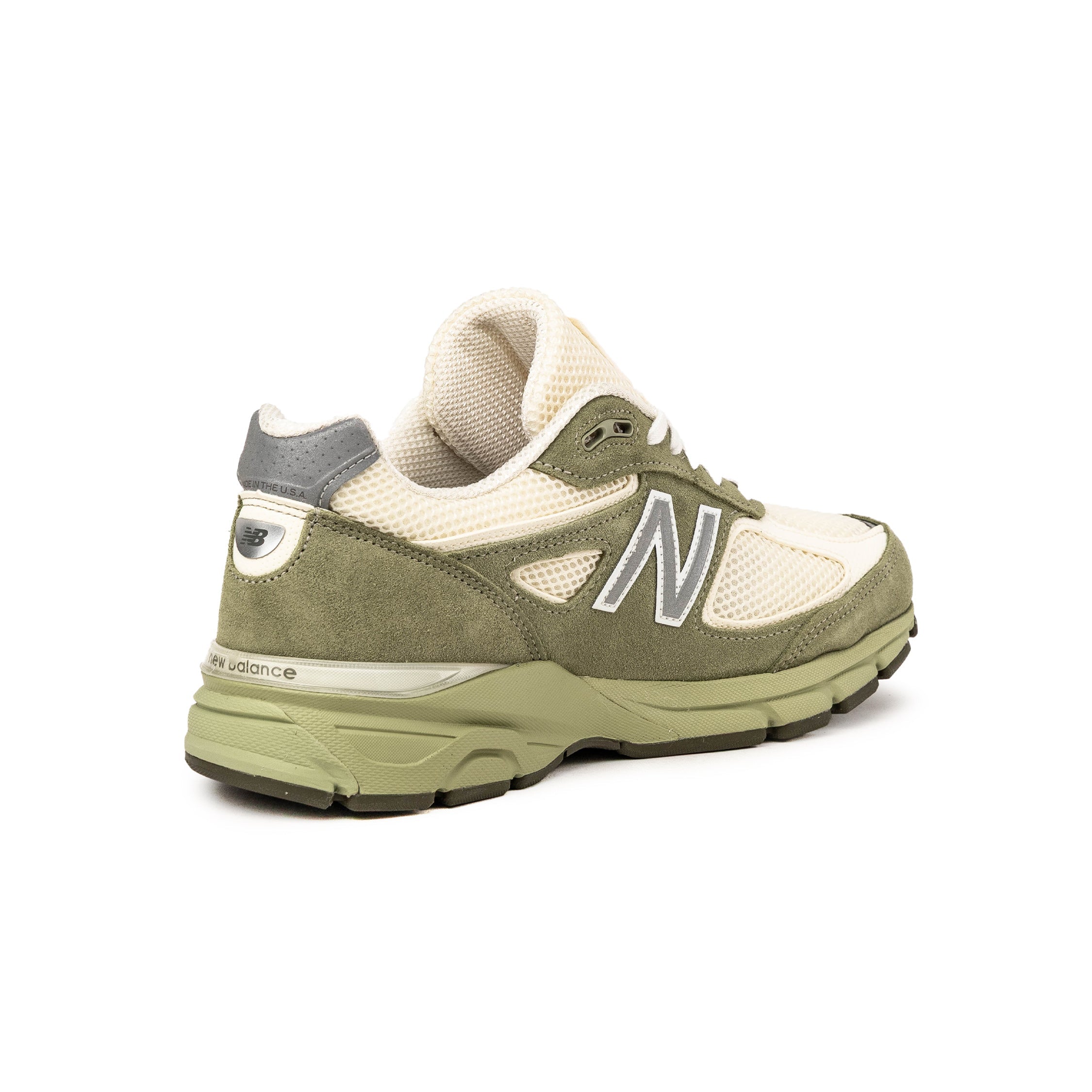 New Balance 990 v4