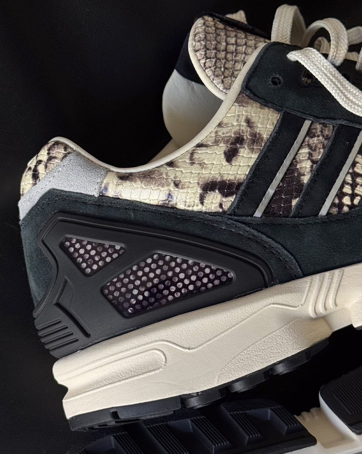 Adidas ZX 8000