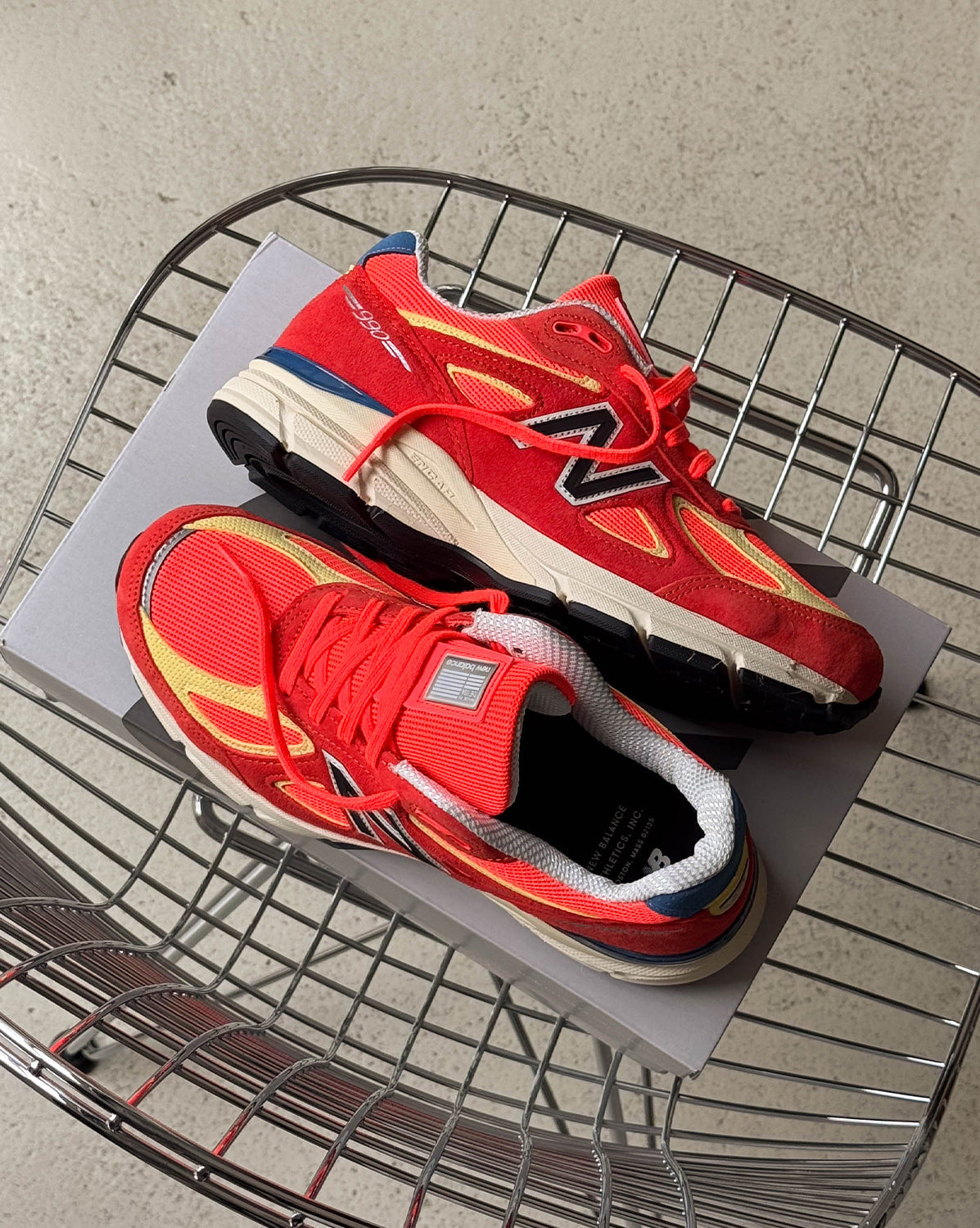 New Balance 990 v4