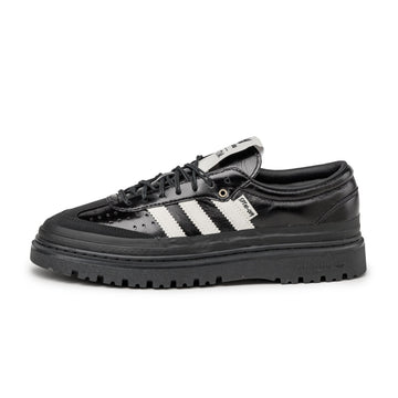 Core Black / Off White / Core Black