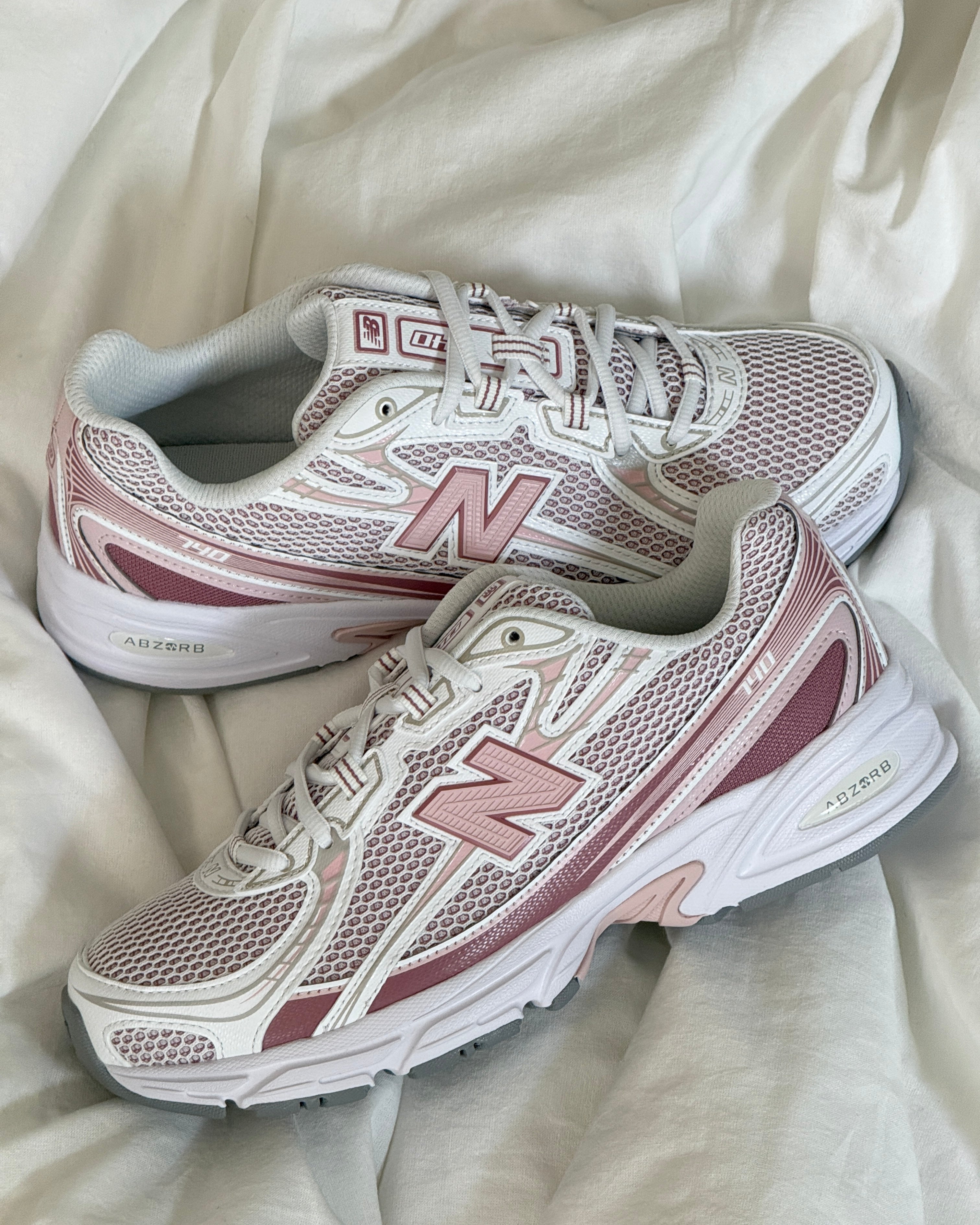 New Balance 740