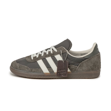 Utility Grey / Off White / Gum 5