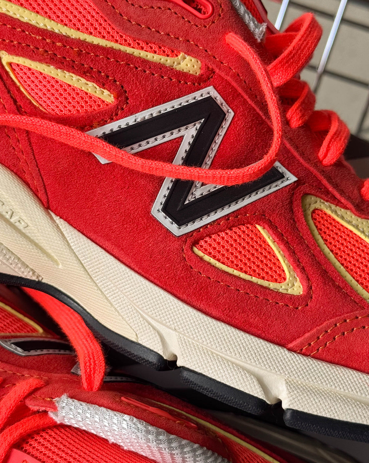 New Balance 990 v4