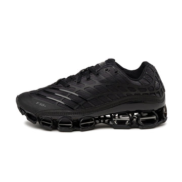 Core Black / Core Black / Iron Metallic