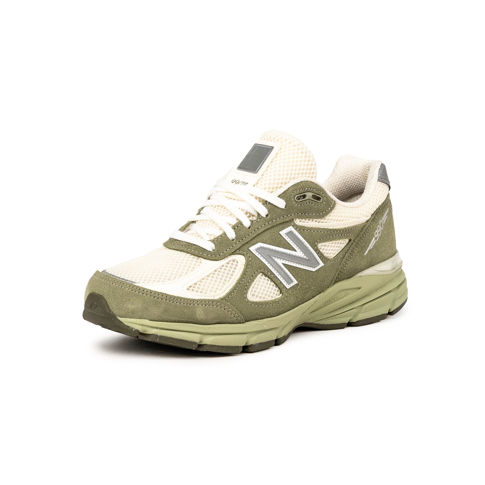New Balance 990 v4
