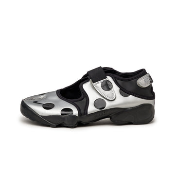 Black / Black / Metallic Silver  (W)