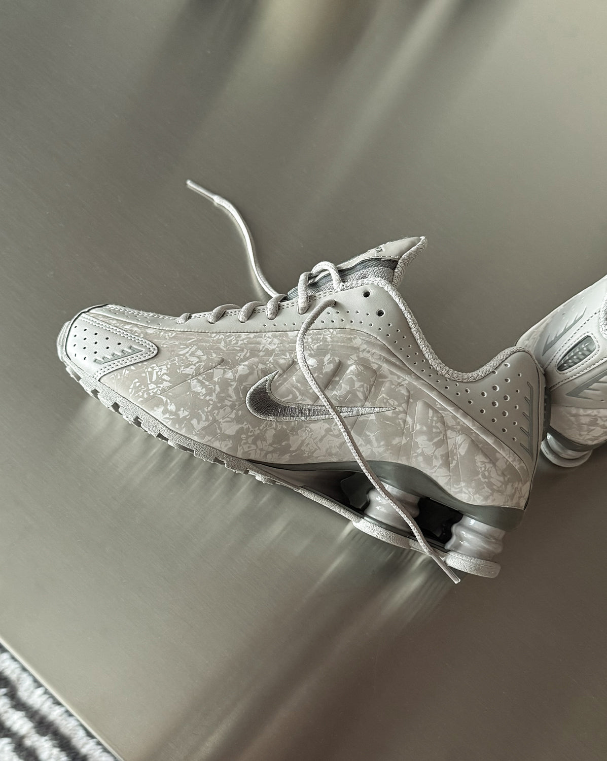 Nike Shox R4